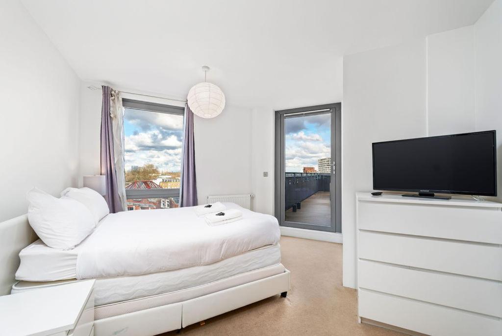 Modern Serviced 3-Bedroom Flat In East Londres Exterior foto